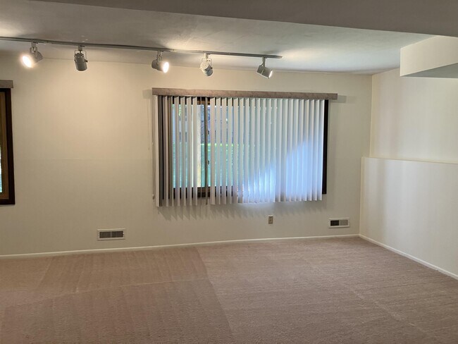 Building Photo - 1386 Arden View Dr