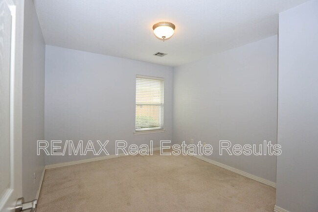 Building Photo - 3606 SE 8th St