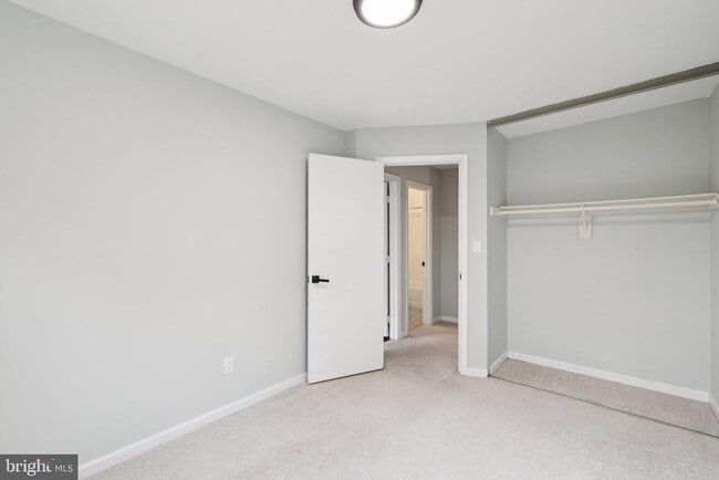 Building Photo - 4241 Stockbridge Dr