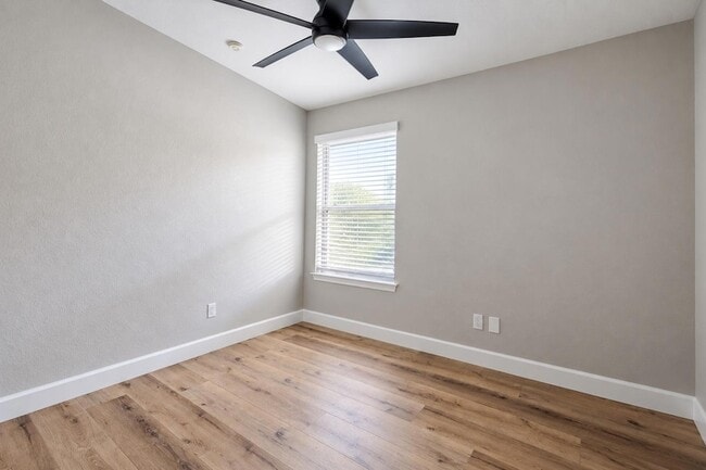 Building Photo - 5928 Lomita Verde Cir