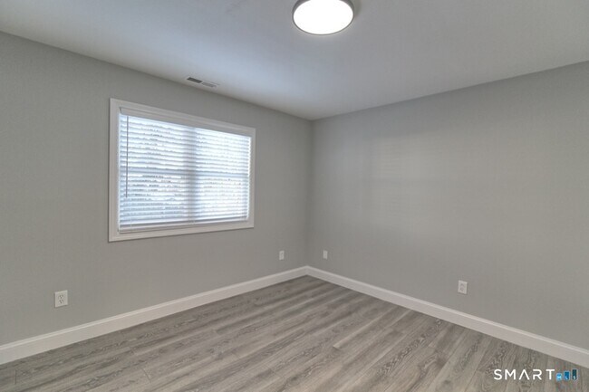 Building Photo - 169 Clark St