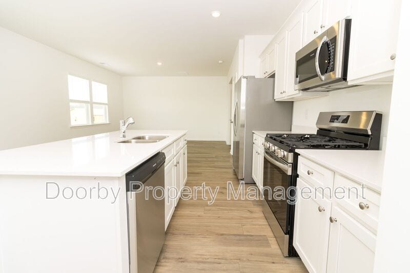 Building Photo - 115 Saddlebred Wy