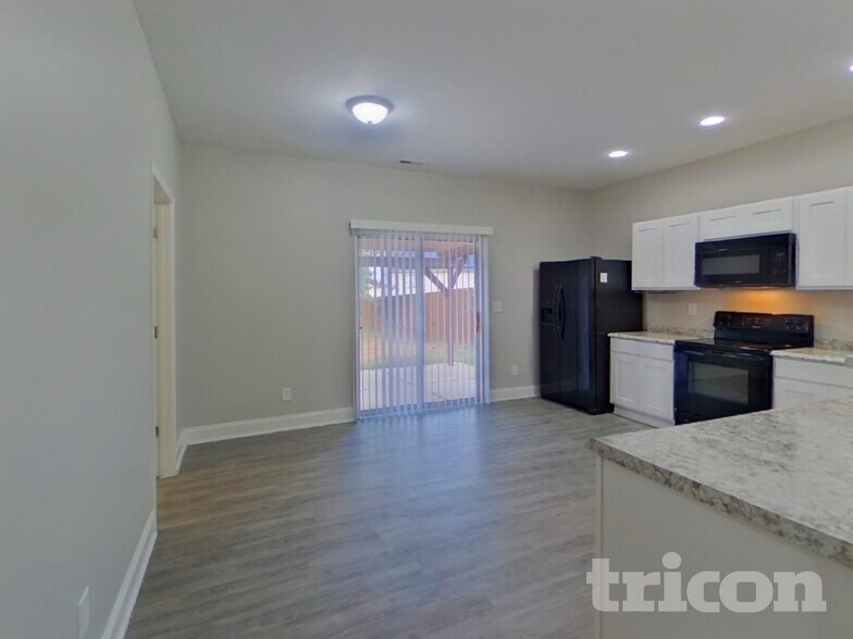 Building Photo - 9225 Newfield St