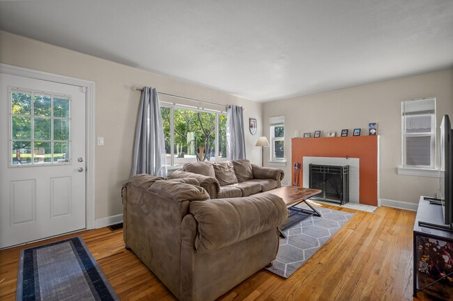 Building Photo - 720 N Foote Ave