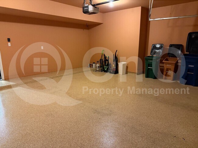 Building Photo - 12004 Terraza Cir