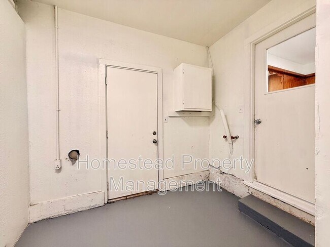 Building Photo - 433 NW 84th St