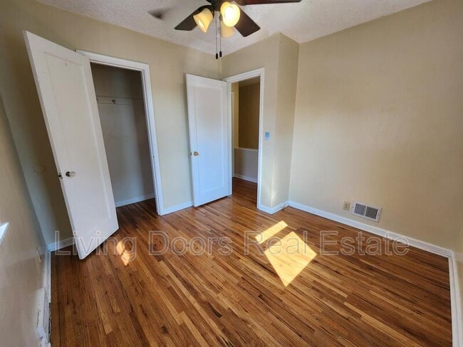 Building Photo - 312 S 47th St