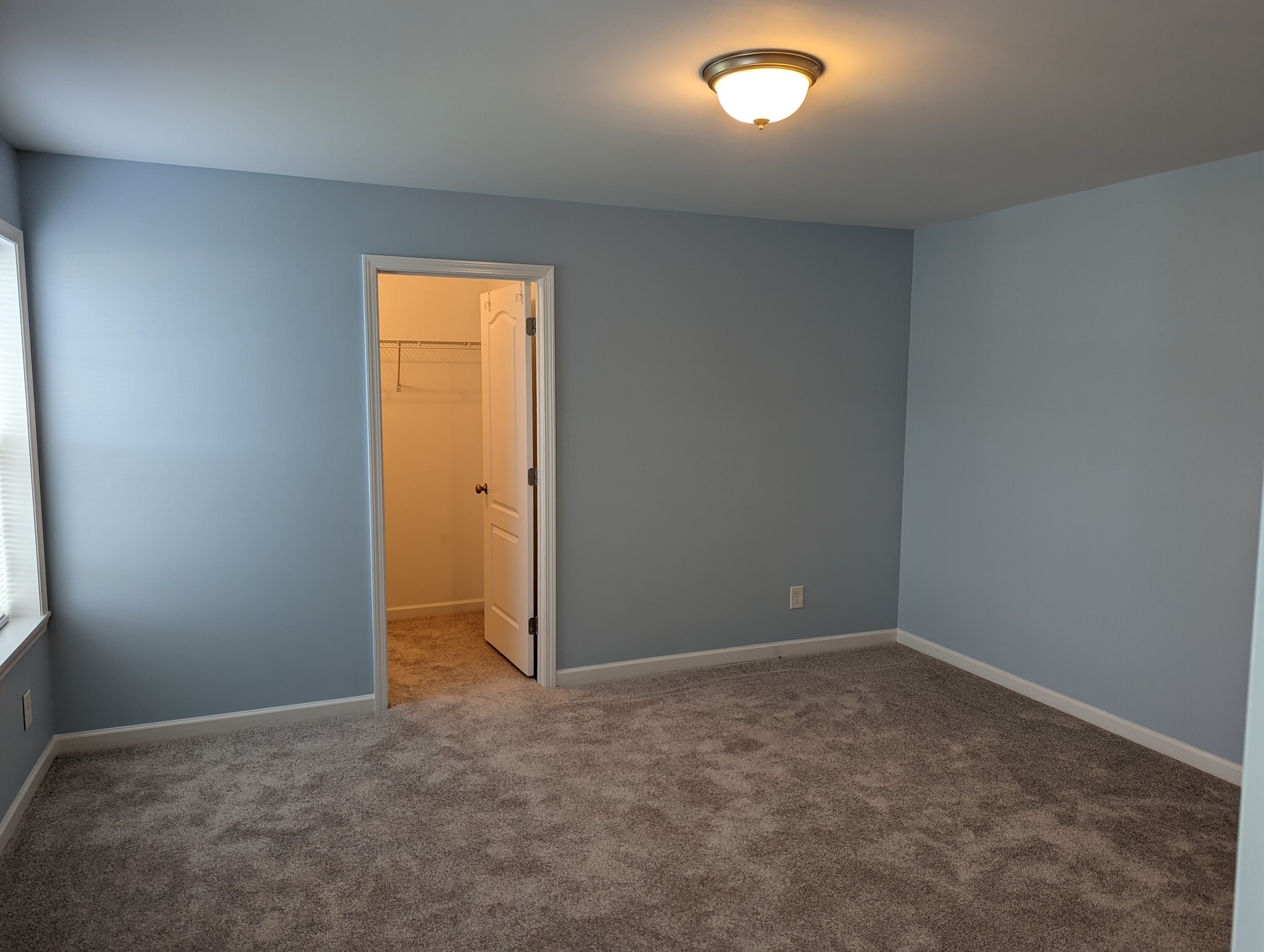 Building Photo - 8073 River Rd SE