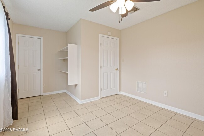 Building Photo - 403 Gerald Dr