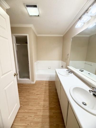 Building Photo - 728 W San Antonio St