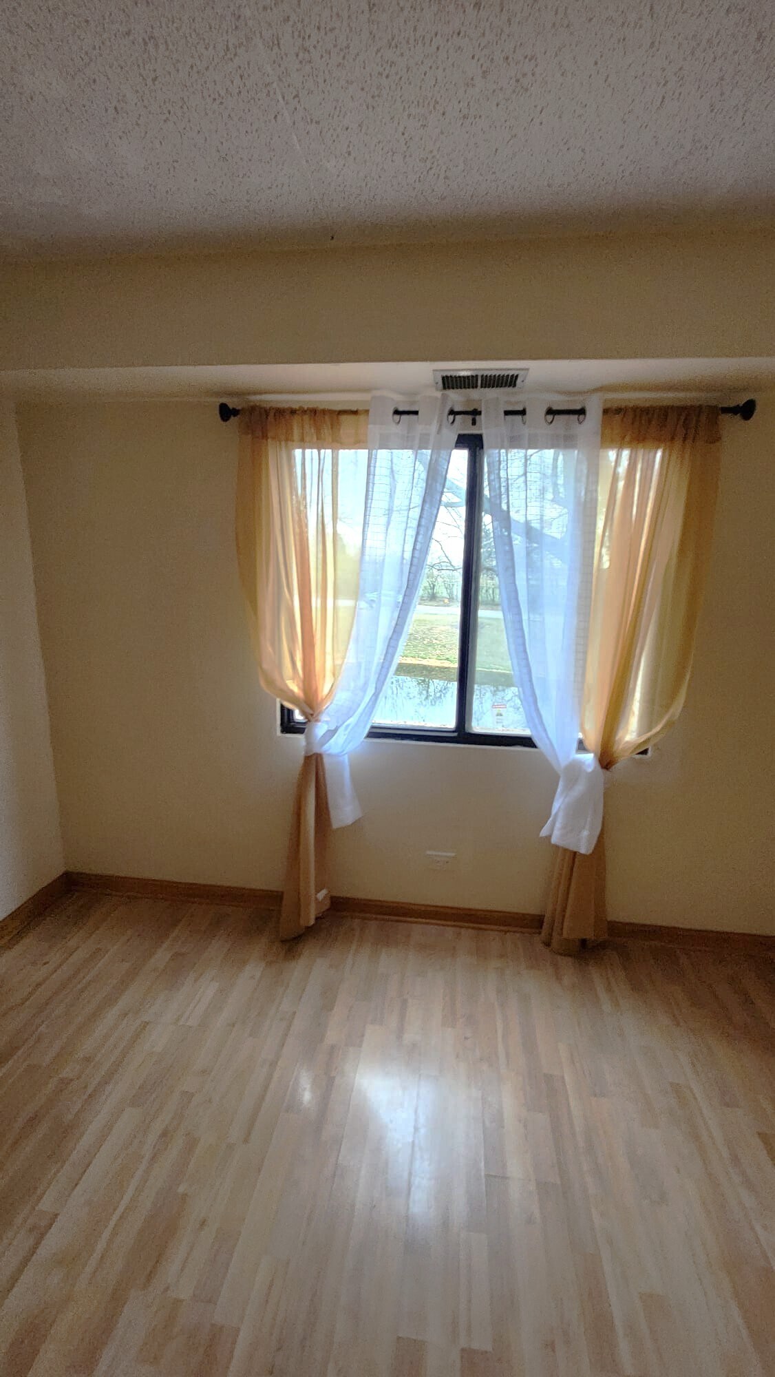 Building Photo - 450 Plum Creek Dr