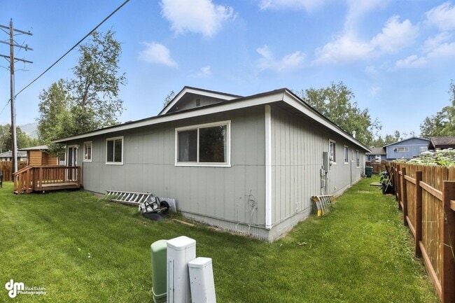 Building Photo - 2 bed 1 bath home
