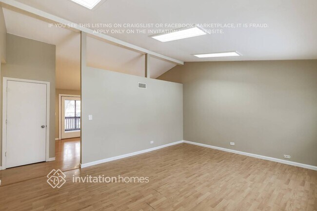 Building Photo - 42 Holly Dr