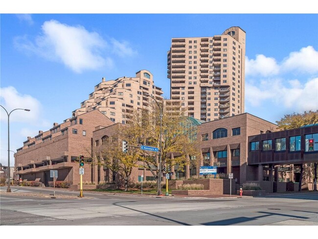 Building Photo - 20 NE 2nd St