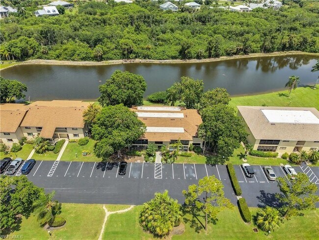 Building Photo - 5713 Foxlake Dr