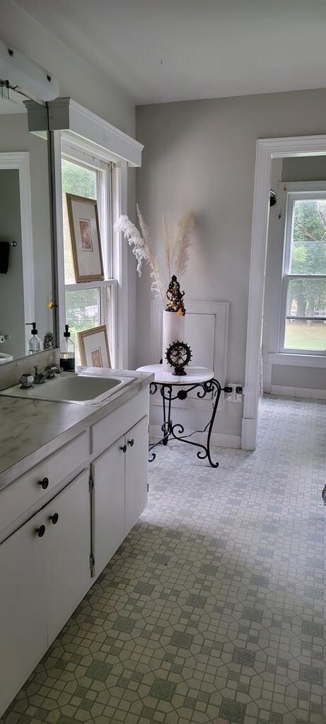 Building Photo - 35448 Windingdale Dr