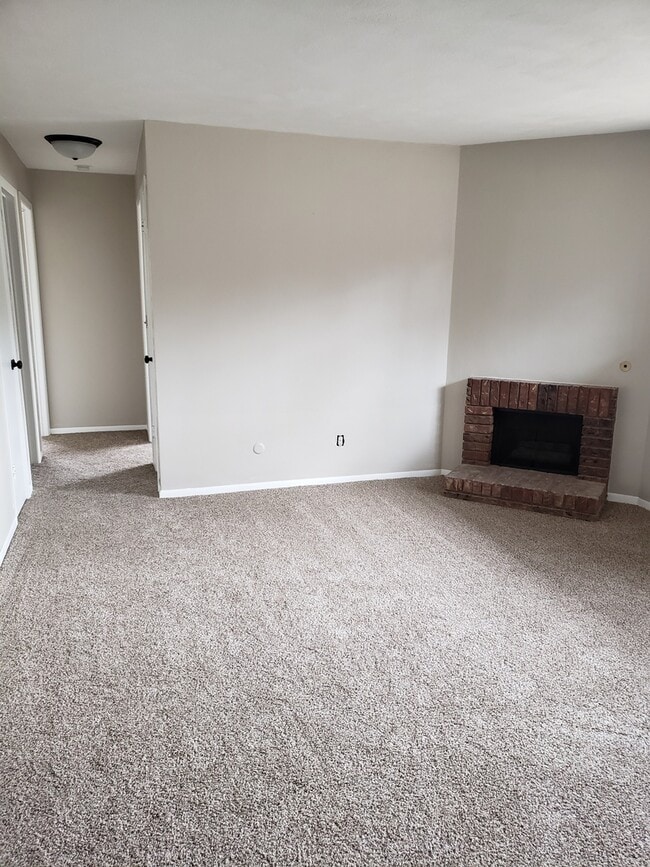 Building Photo - 2501 26th Ave Ct