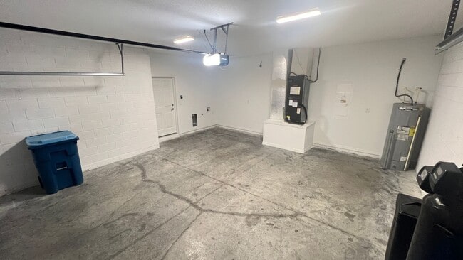 Building Photo - Gorgeous 3 Bedroom, 2 Bathroom Home in Palm Bay!!