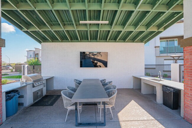 Building Photo - 9600 W Georgia Ave