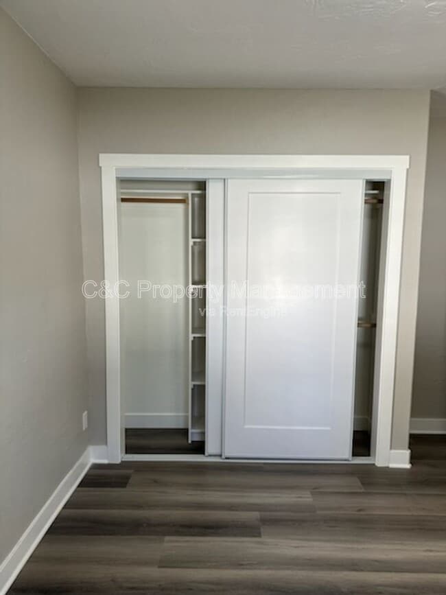 Building Photo - 1519 W 22nd Pl