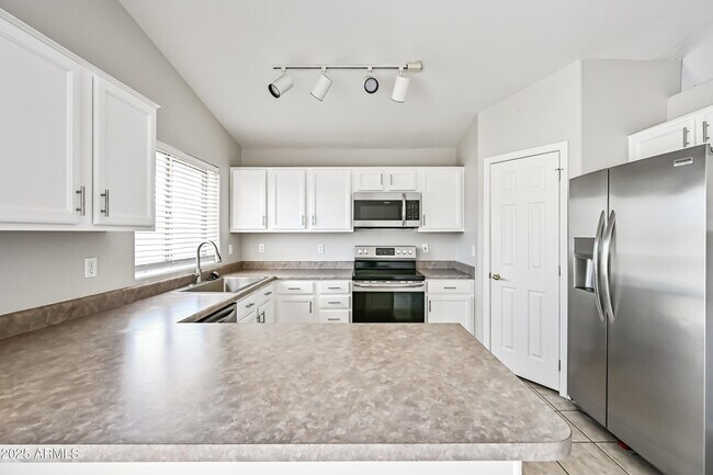 Building Photo - 351 N Wildrose
