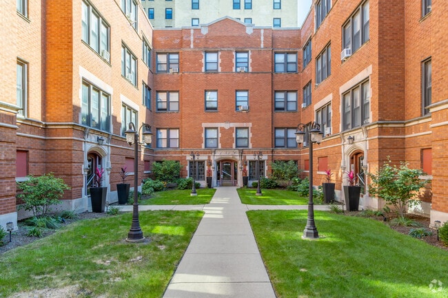 5469-5479 S Everett Ave - Everett Apartments