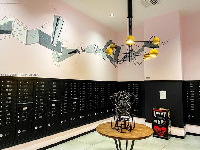 Building Photo - 121 NE 34th St