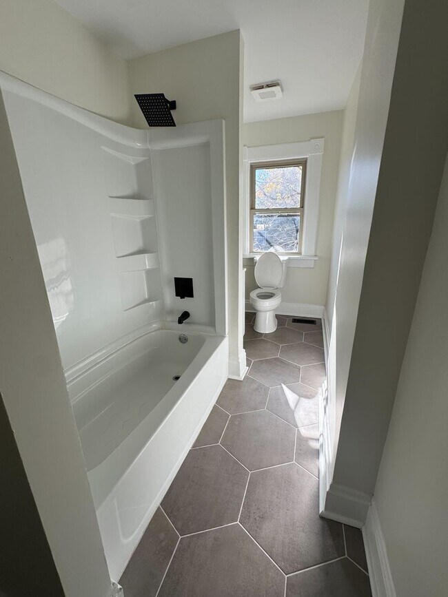 Building Photo - Wonderful 3/2 Home in the Heart of Columbus!