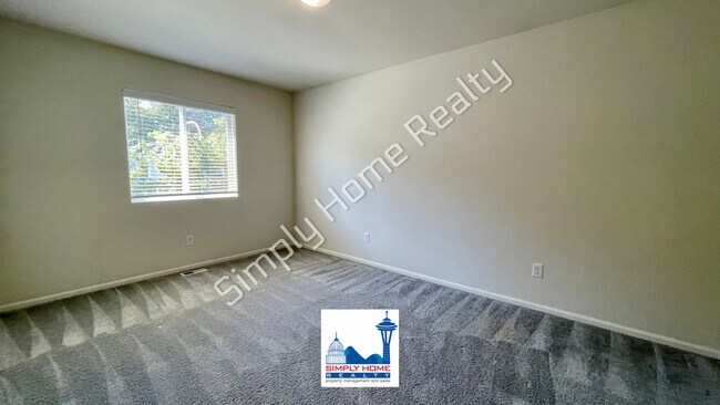Building Photo - Spacious Tumwater home with a rare downstairs bedroom and a full bathroom!