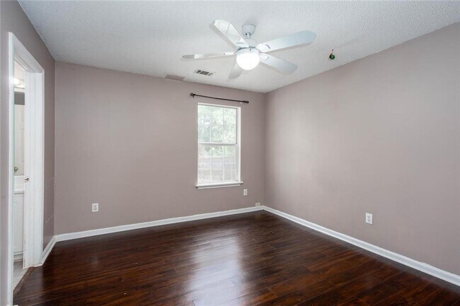 Building Photo - 5414 Sweetsprings Dr SW
