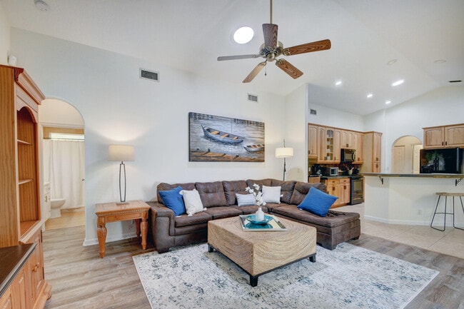 Building Photo - 13805 Folkestone Cir