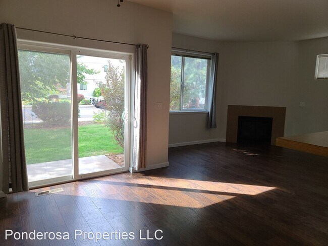Building Photo - 3 br, 2.5 bath House - 150 SW Cascade Moun...