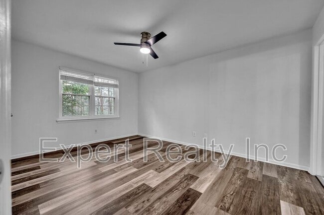 Building Photo - 2076 Montreat Cir