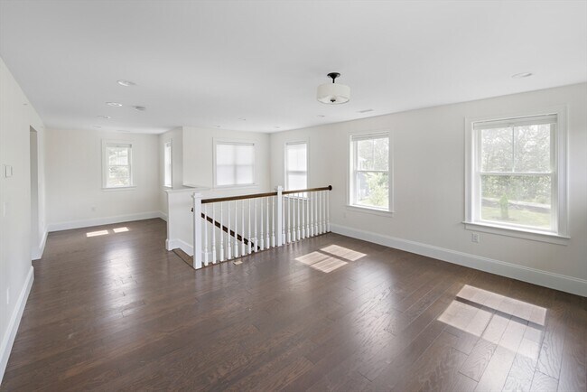 Building Photo - 19 Lily Pond Ln