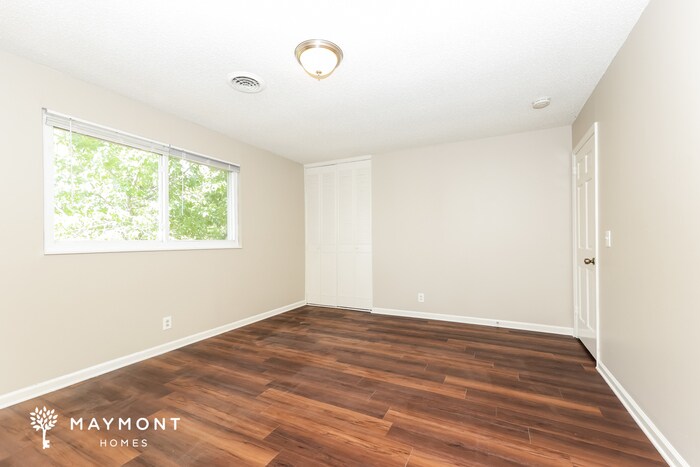 Building Photo - 265 Clearlake Dr W