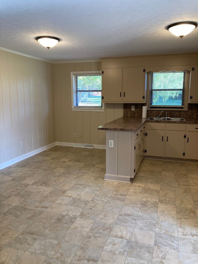 4024 Kernersville Rd 4024 Kernersville Rd WinstonSalem NC 27107 Apartment Finder