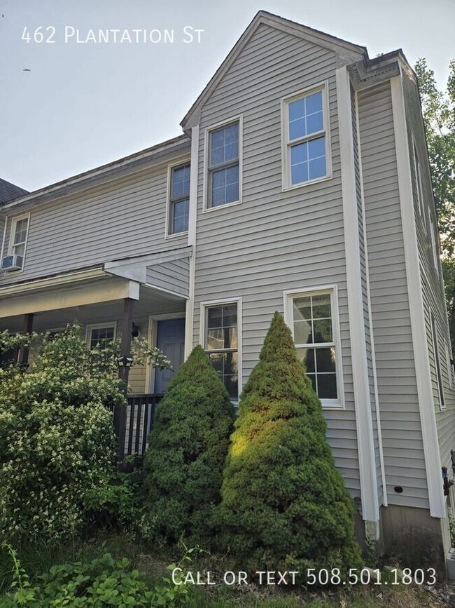 Building Photo - 462 Plantation St