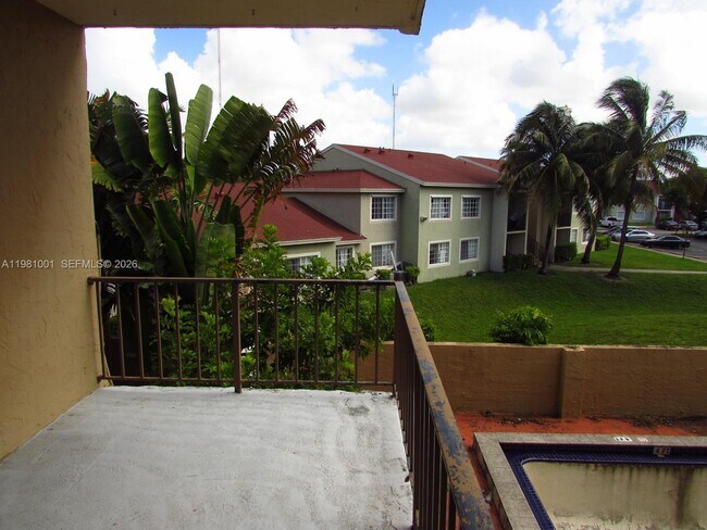 Building Photo - 5100 SW 41st St