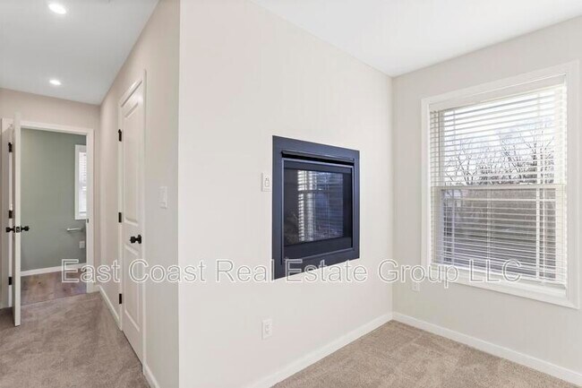 Building Photo - 530 N 3rd St