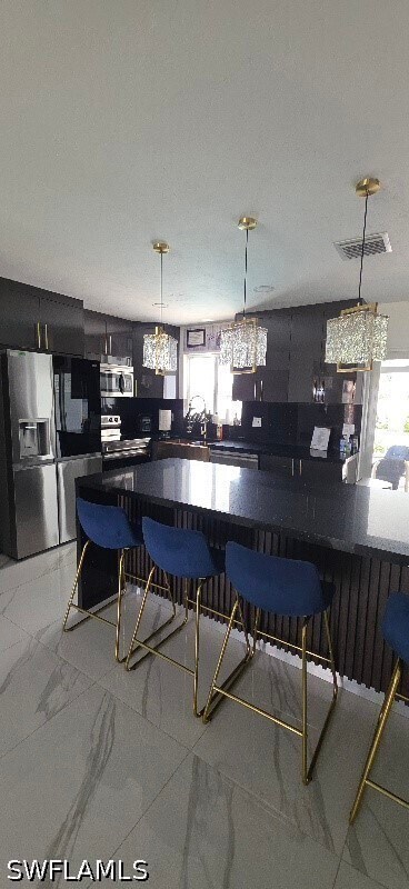 Building Photo - 1118 NE Pine Island Ln