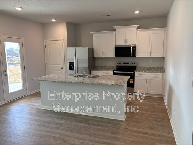 Building Photo - 230 Kipling Dr