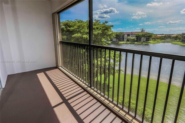 Building Photo - 850 SW 138th Ave