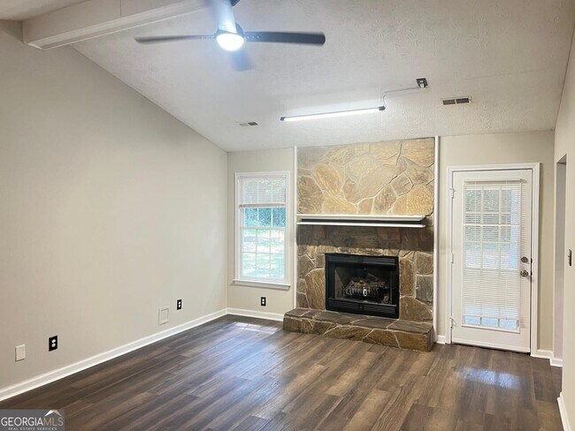 Building Photo - 510 Cornwallis Way
