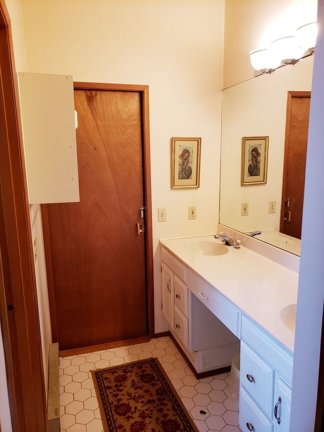 Building Photo - Gorgeous River Front Cabin in the Woods Fully Furnished with Hot Tub!