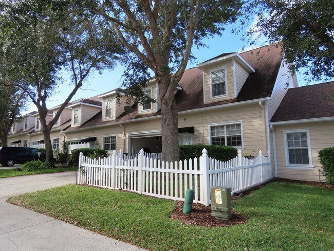 Building Photo - Two Story Townhome Clermont Yacht Club