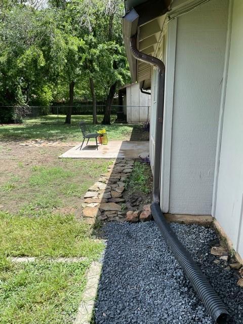 Building Photo - 2610 Carlow Dr
