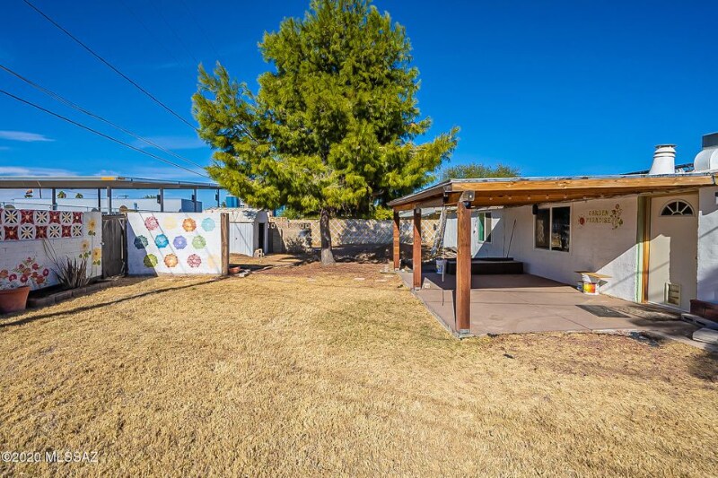 Building Photo - 3233 N El Tovar Ave