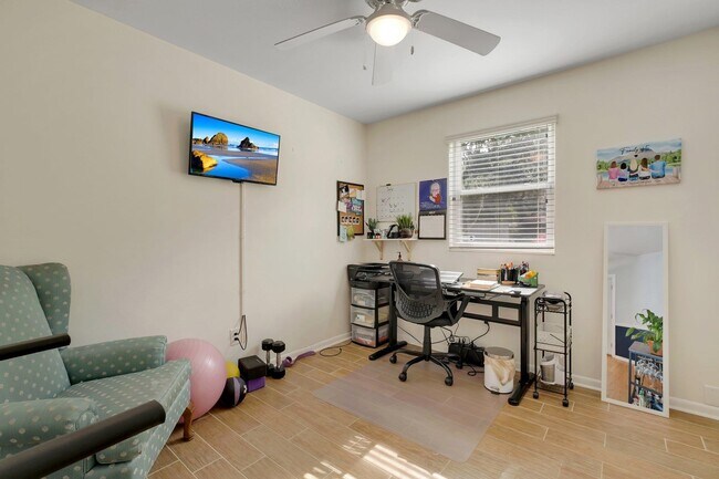 Building Photo - 310 Lancaster Dr