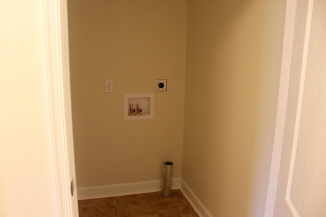 Building Photo - 113 Cedar Point Ln