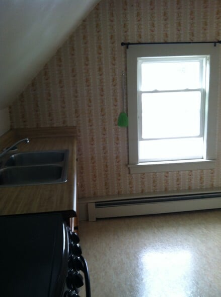 Building Photo - 21 Orchard Ter